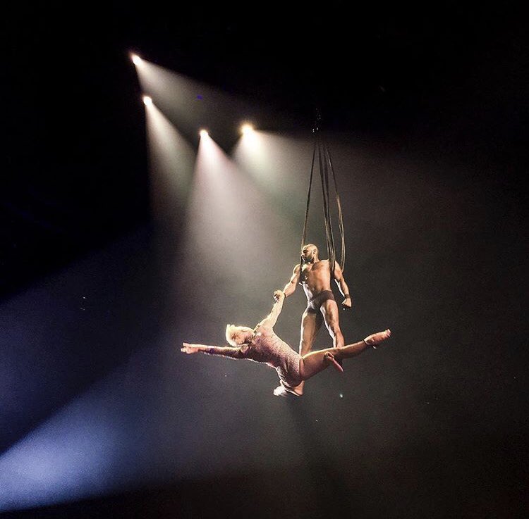 Name ONE person who can do what she does, I'll fucking wait 

Photo cred: andrewmacpherson_official on IG

Love to you @Pink 🤘🏼😁🤘🏼