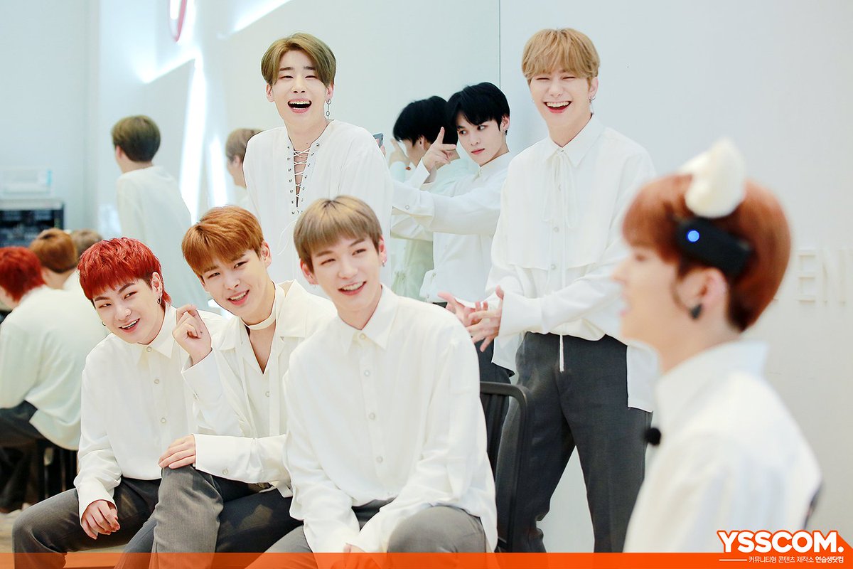 ysscom_'s tweet photo. [#연생샷] X 빅톤 📸
앨리스도 빅톤도 심쿵,,‼️ 했던 뇌파 측정 대전, #빅톤 촬영 현장 1탄 대공개🔥 지금, 연습생닷컴 홈페이지에서 두근두근실화냥 비하인드 풀버전과 함께해요💞

Full ver.▶️ https://t.co/rSOtjHb7pq
#VICTON @VICTON1109 https://t.co/KExIDunukf