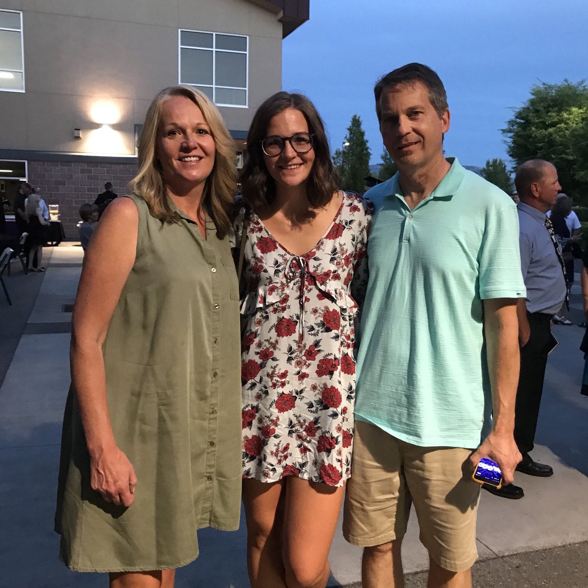 wyattjcroy's tweet photo. My little sisters graduating but my dad’s just trying to win his $5,000 from @hqtrivia https://t.co/YM5YMwE77H