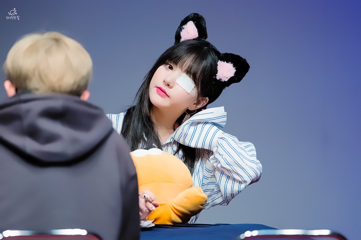 19970530_com's tweet photo. 180518 신촌 팬싸인회

#여자친구 #은하 (@GFRDofficial)

https://t.co/skIcN1T4FA https://t.co/NPmfphp7LG