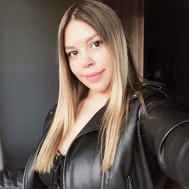 SoyPendejin's tweet photo. les dare a elegir que pack quieren, las 4 están para reventarles el ogt
pd: un pack es mejor que el otro así que decidan bien, quien tiene la cara mas putita es la que mejor pack tiene jajaja... rt y <3 https://t.co/yjvm5tSRDu