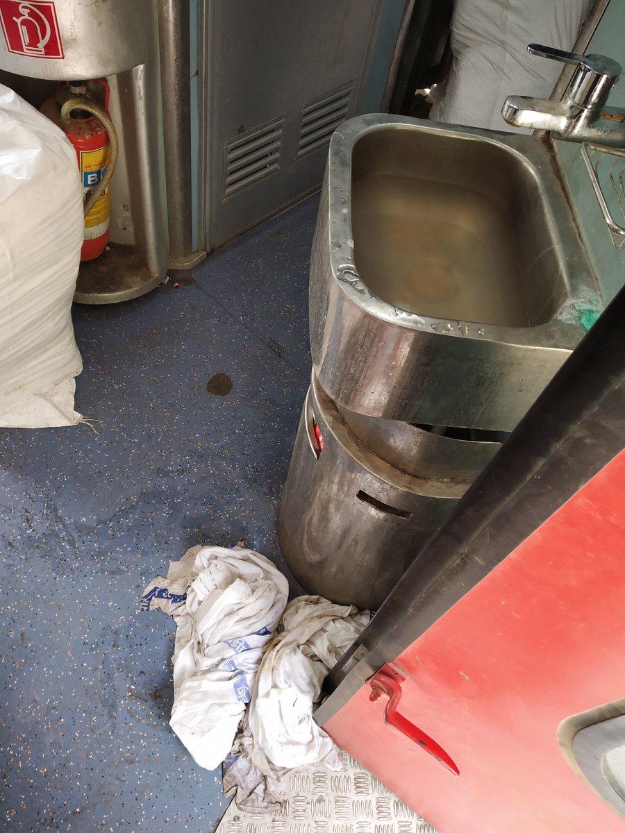 KARAN276's tweet photo. Travelling frm Mumbai to Jammu, Vivek Express - 19027, bogie condition is very bad, toilets are dirty, wash basin is choked, dustbin is also full, passengers are unable to clear their trash.

PNR - 8703602656
Coach - B-1
Recent station - Churu Junction
@gmwcrailway @PiyushGoyal https://t.co/zrTzqwOTI0