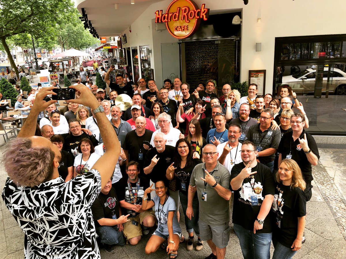 thisIsHardRock1's tweet photo. Thank you @HardRockBerlin for this great day🎸🤘🏽🇩🇪 #springInBerlin2018 #hrcBerlin #hardRockCafe #pinacollectors #Berlin #Germany #hardRockCafeBerlin #thisIsHardRock https://t.co/9mEtEwCRgE