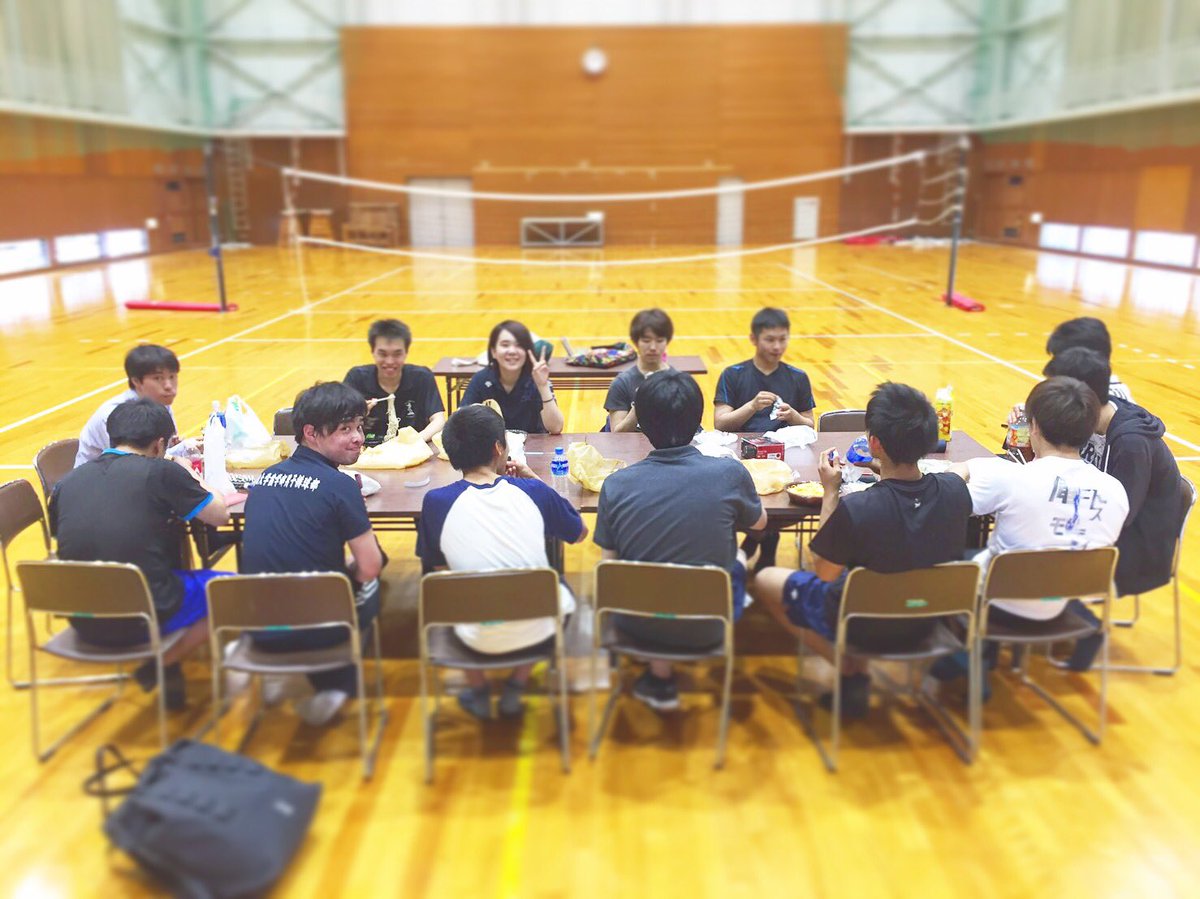 《6/3 (日)県リーグ結果》
対岐阜薬科大学
新チーム初めての公式戦が行われました🐥🏐🌸
5/20の練習試合のリベンジマッチとなりましたが勝つことが出来ませんでした⛈
デンタルまでに先輩の技術を盗んでレベルアップを目指します💪🏻🔥
反省会もOBさんに来ていただき、良き会になりました🤖🗯