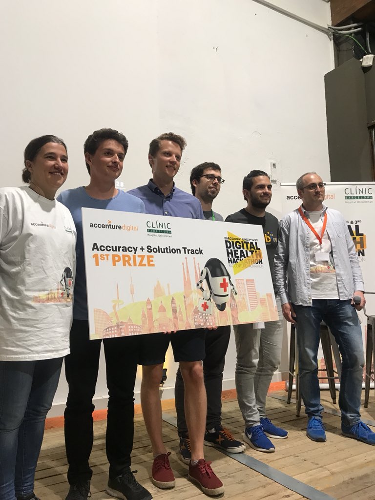 IsabelFeMa's tweet photo. Congrats! The winners of the 3rd #AccentureHackathon, B7 team, a BIG thanks @hospitalclinic https://t.co/fdSq9I8opw