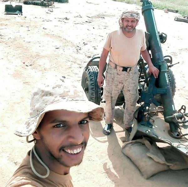 AJELNEWS24's tweet photo. #صور 🔴
.
.
في مشاهد تدعو للفخر والاعتزاز ..

الآباء والأبناء معاً على الجبهات والثغور دفاعًا عن الدين والوطن.
.
.
#السعودية #جنودنا_البواسل
. https://t.co/0Imtu6LfS2
