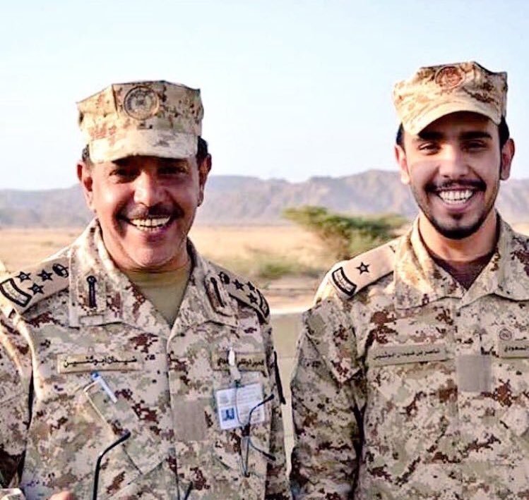 AJELNEWS24's tweet photo. #صور 🔴
.
.
في مشاهد تدعو للفخر والاعتزاز ..

الآباء والأبناء معاً على الجبهات والثغور دفاعًا عن الدين والوطن.
.
.
#السعودية #جنودنا_البواسل
. https://t.co/0Imtu6LfS2