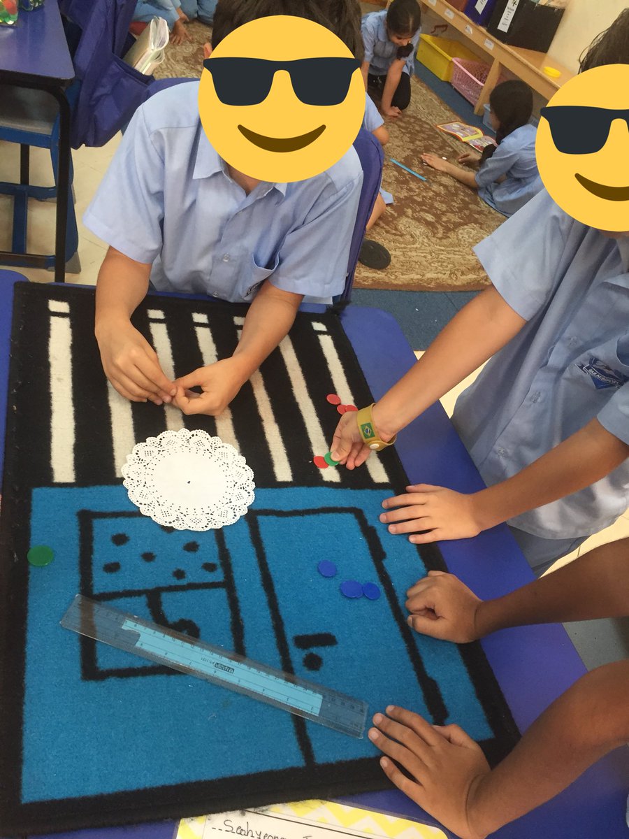 thurlowleanne's tweet image. Bringing back the classics! Tiddlywinks! Integrating inquiry #HWOO with #pypmaths (measurement) and language (writing and reading instructions). Fun! #ibpyp