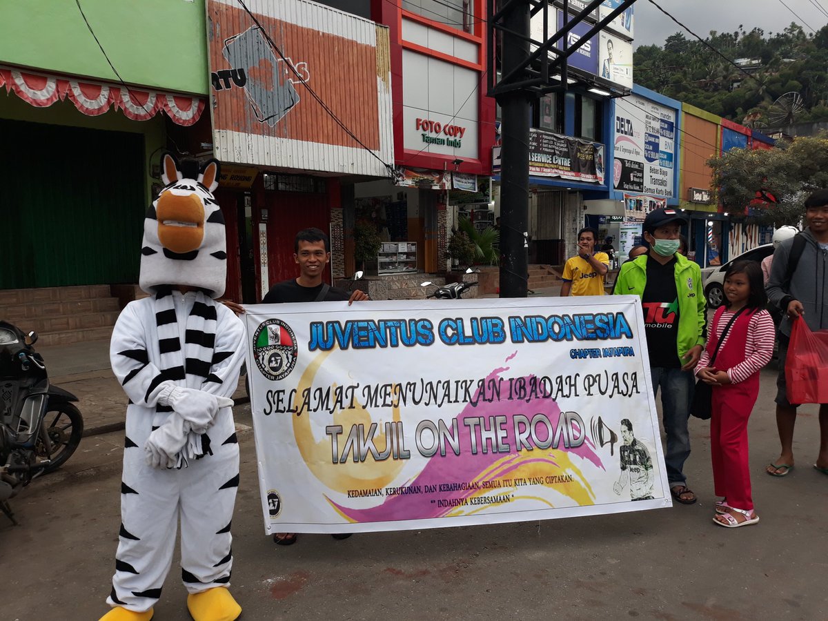 JCI Chapter Jayapura. Bagi2 takjil. Kedamaian, kerukukan, dan kebahagian semua itu kita ciptakan..