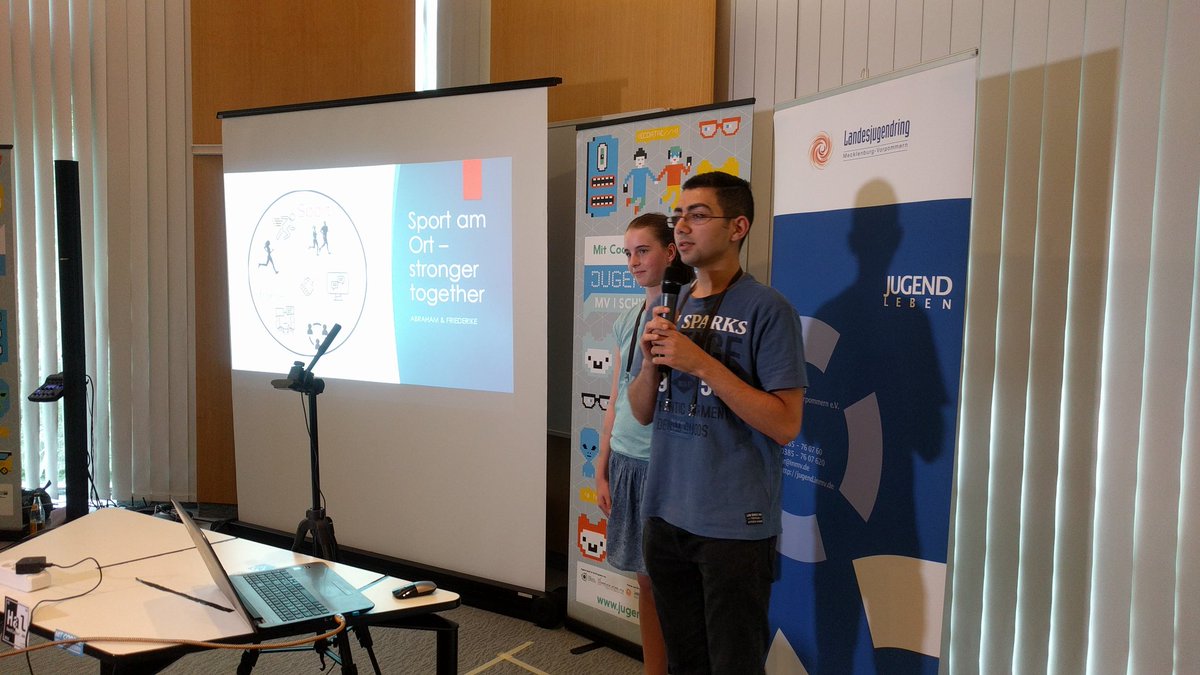 Jugend_hackt_MV's tweet photo. Die Teilnehmenden von Team #SportamOrt wollen gemeinschaftlichen Sport durch ein Webdienst fördern! #jugendhackt #jhmv #jhmv18 https://t.co/418w02PCTg