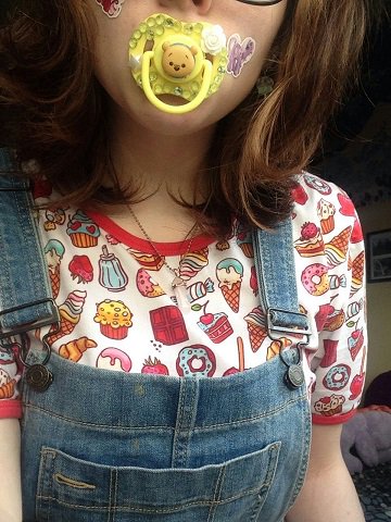 BrendaMadison14's tweet photo. Looks like someone is all ready for the day! #abgirl #abdlmommy #abpacifier #adultbaby 1-888-430-2010 https://t.co/POp7JUA25i