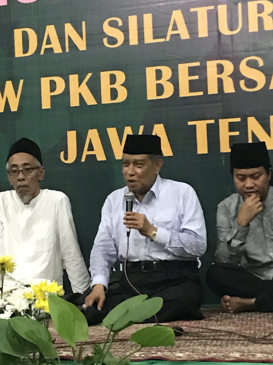 Sukirman_Kir's tweet photo. Ketum PBNU KH @saidaqil: “Kalau Pak @jokowi milih @cakimiNOW saya dukung. Kalau milih lho ya!” di hadapan PCNU se Jateng  &amp; Wartawan Buka Bersama DPW PKB Jateng &amp; PWNU Jateng @yusuf_ch @DPP_PKB @KangFathanNow @alamudin_dr @masbams70 @BPPemiluPDIP @puan_maharani @msoekarnoputri https://t.co/mvtxcc9YuZ