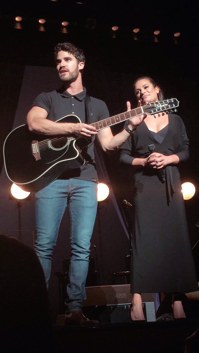 l_aDyfac_e's tweet photo. #darrencriss &amp; #leamichele #LMDCtour  #gleesong 
In #Pittsburgh 🎙🎸 https://t.co/UGgYFslrhb