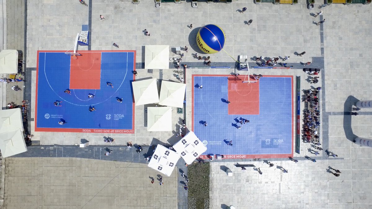 3x3Serbia's tweet photo. Juče smo čekirali još 1 stanicu #RODA3x3prvenstvaSrbije , epicentar najboljeg basketa u zemlji bio je Trg Partizana Užice.
#3x3setup #3x3setting #3x3technicalteam #3x3serbia #3x3Uzice #3x3SerbiaTour2k18
Već danas se selimo za Niš . https://t.co/V2jMG8S3Cb