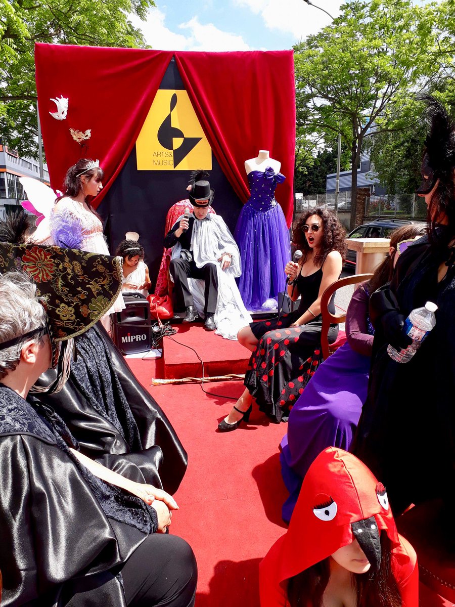 CieArtsetMusic's tweet photo. Quelques images de notre première participation au #carnaval d’ #ARGENTEUIL ! De très beaux moments partagés depuis quelques jours à fabriquer notre #char et à rencontrer les participants des autres associations. Merci à la mairie et aux #argenteuillais pour cette belle fête 🎉 https://t.co/IgNzBgL2eg
