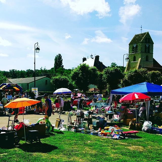 Pierre_Alouit's tweet photo. #brocante a. #arbonnelaforet https://t.co/gQuWEqEpZZ https://t.co/Uf8OZ9CG6T