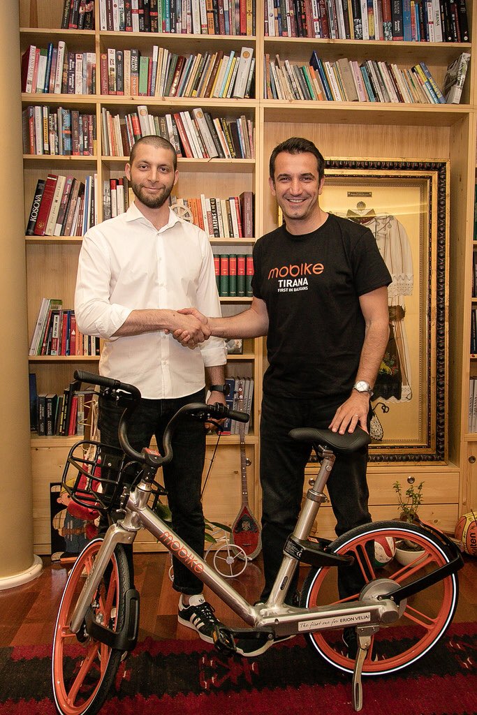 erionveliaj's tweet photo. On #WorldBicycleDay🚴‍♀️, Tirana signs w. @MobikeAL to be the first city in the Balkans to deploy thousands of dockless bikes in the largest bike-share program to date! 🚲❤️🌳🇦🇱👍

#TiranaCool #APlaceBeyondBelief 🚴🏼‍♂️ https://t.co/ZcDmaNMi8t