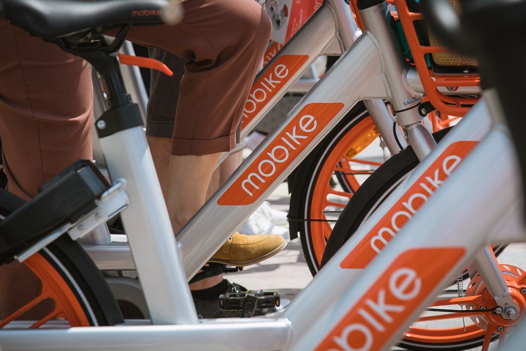 erionveliaj's tweet photo. On #WorldBicycleDay🚴‍♀️, Tirana signs w. @MobikeAL to be the first city in the Balkans to deploy thousands of dockless bikes in the largest bike-share program to date! 🚲❤️🌳🇦🇱👍

#TiranaCool #APlaceBeyondBelief 🚴🏼‍♂️ https://t.co/ZcDmaNMi8t