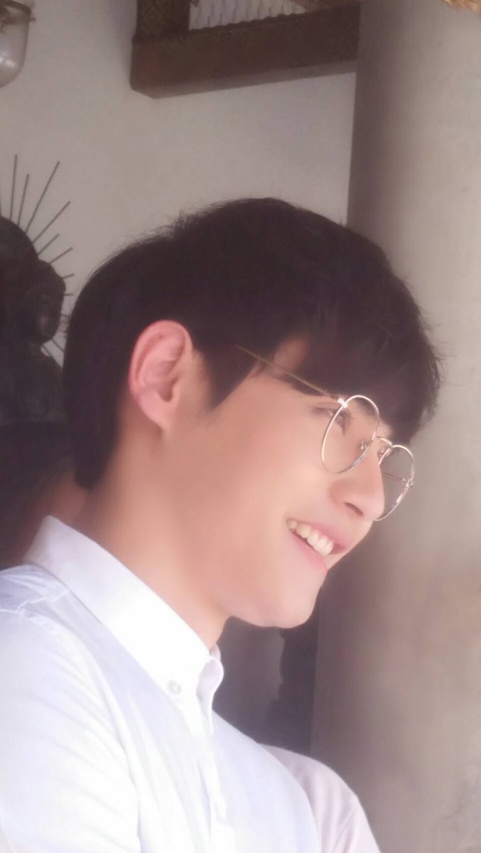 Waraporn2513tid's tweet image. หล่อหน้าใสมากเลยค่ะพี่กัส
#HBD25thFOCUS 
#โฟกัสพลอยใส 
Cr🙏ป้าหมู