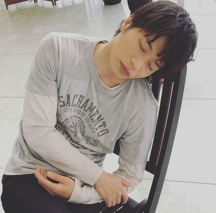sa_ya_koko's tweet photo. 田中圭は無防備に寝ているだけで世の女を容赦なく落としにくるしやはり大罪だと思う https://t.co/we5x8VIrMk