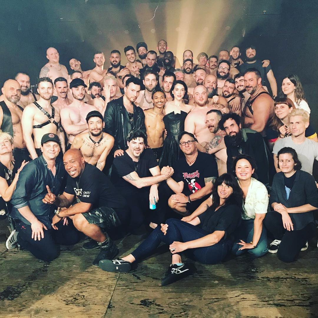 CDACmartillo's tweet photo. Annie Clark/@st_vincent, (with cast & crew), on the set of her new music video, “Fast Slow Disco”. (📷: #tomcatpur/#panoramaprogramming/#hostessentertainment/#natyloff IG’s). #annieclark #stvincent #st_vincent https://t.co/55tLtFKGpy