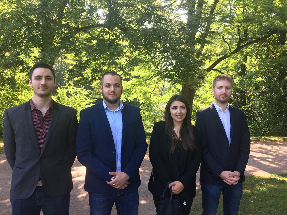 rnj_var's tweet photo. Le #FNJVar dans le jardin de l’Orangerie à Strasbourg avant l’intervention des membres du MENL. La jeunesse pour une Europe des Nations 🇫🇷 https://t.co/4XxgkoJfab