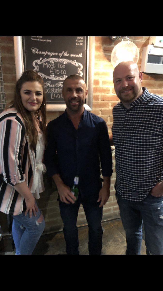 Laurensinc123's tweet photo. Buzzing to meet super Kev last night! #safclegend https://t.co/VyLaVOzVdI