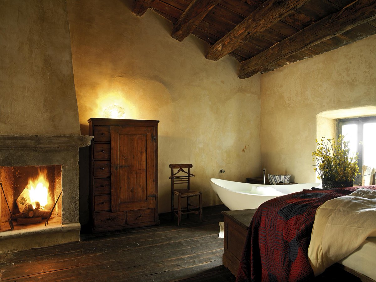 Looking to escape to somewhere far-flung but luxurious this year? Don't miss our favourite remote resorts to head to for a digital detox > bit.ly/2snQ0F6 included: <a href="/andbeyondtravel/">andBeyond</a> <a href="/sextantioss/">Sextantio</a> <a href="/exploratravel/">exploratravel</a> #remoteresorts #Luxurytravel