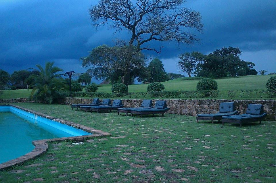 gampsonfranck's tweet photo. "I ♥CAMEROON➡🇨🇲
⚽CAN2019 -Why You Should Travel to Cameroon Now......➡😱😱🇨🇲 
DOMAINE DU PETPENOUN 
#BEAUTIFUL &amp; #PEACEFUL
😱🌇💚❤💛
#YesWeCAN2019 #Cameroonroadsuntraveled https://t.co/cFYdlmii4N