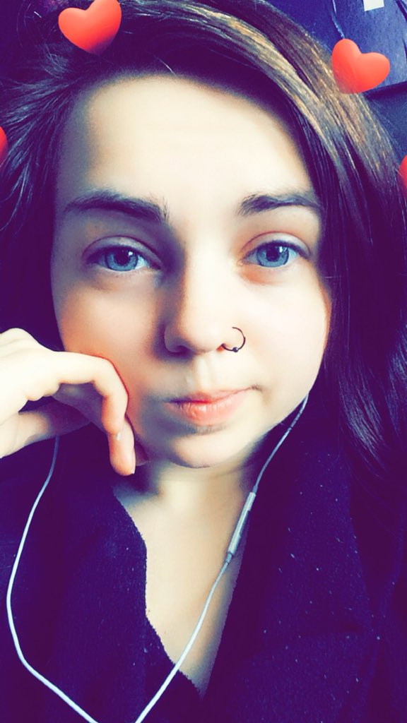 imwithbellamy's tweet photo. Late to the party but what’s new- I’d just like to thank Clarke Griffin for helping me realise I was bisexual af 💖💜💙 #lgbt100 https://t.co/Yebe9hrUJW