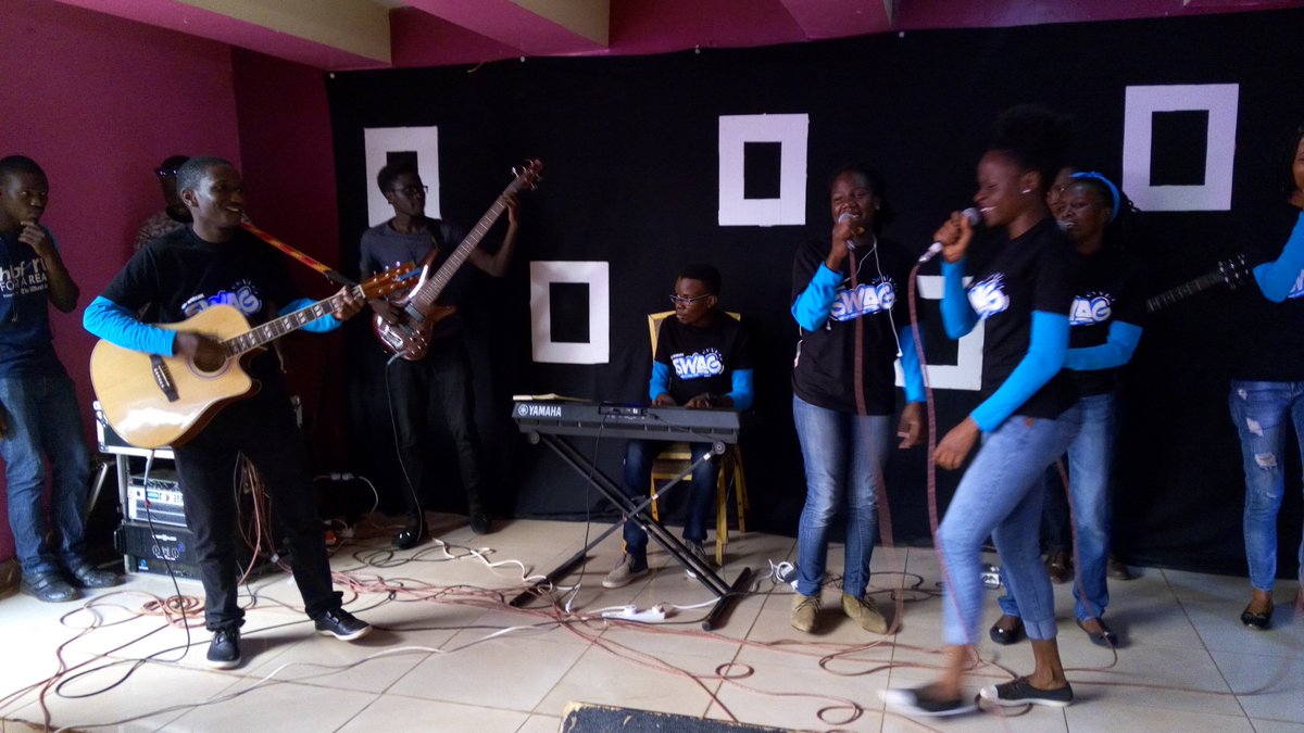 ArcherIrad's tweet photo. what a wonderful name it is 
what a beautiful name it is
we are having a burst
We on FIRE!!!!
#CBOM #WHMAK #WHMakerere #tulumba4eva
@Napoleon_Xvi @latagal @SanyuSings @worship_harvest @AlexWamono https://t.co/2lWuo4HUeo
