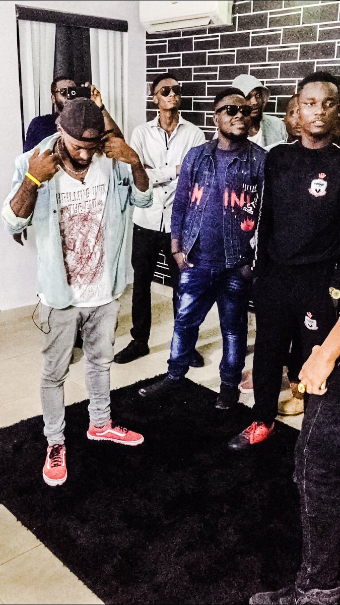vee_gstatus's tweet photo. Wave is the new wave π #battlerapper #coldcase2 #vee #nigeria https://t.co/fTIPCWysVi