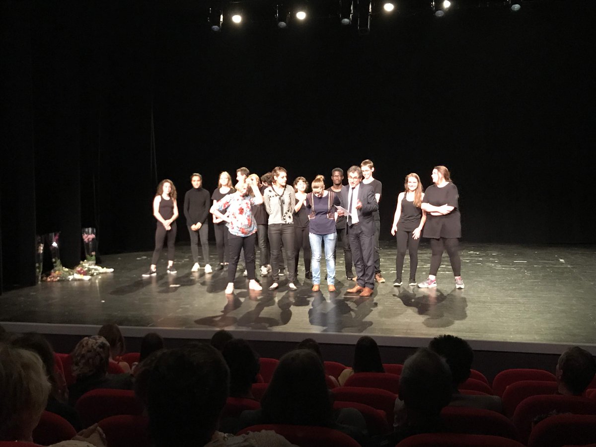 Vauproduction's tweet photo. Âges en scène… https://t.co/NrmKIVV1Yn via @Vauproduction #Courvoisier #Salle216 #TheatreLouisJouvet #belfort #CollegeVauban90 #Bravo https://t.co/cpm8ptDhrH