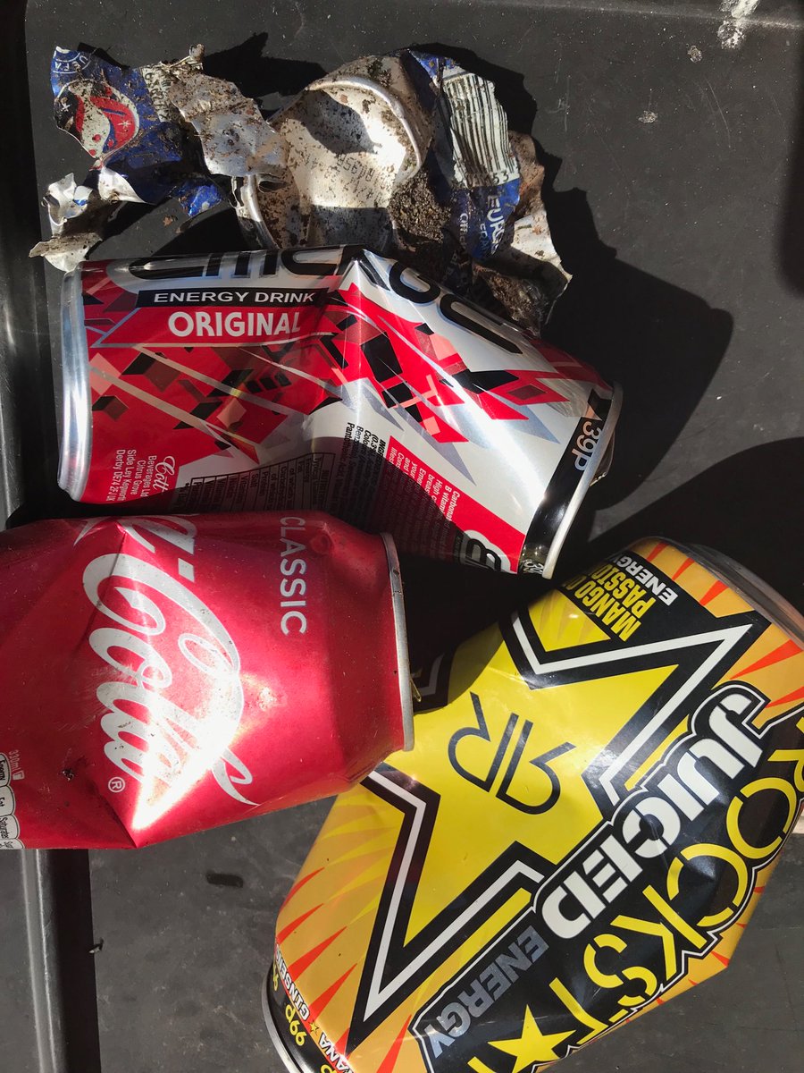 annawalkerswiss's tweet image. Picked up 4 tin cans on my run this am... otherwise unspoilt area of Dorset. #litter #recycle #makesmemad