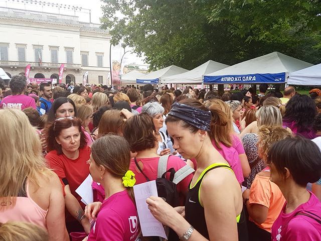 andreapater's tweet photo. Quanta gente alla #strawoman 2018! Stand @milanoweekend passate a trovarci di fronte al check-in di inizio gara.
#Milano #parcosempione #strawoman2018 #running #mediapartner #media #eventi #milanoweekend #weekend #sport #feste #sempione #parchi #run #dโฆ https://t.co/CZFGJUcup9 https://t.co/YzQSclxOvL
