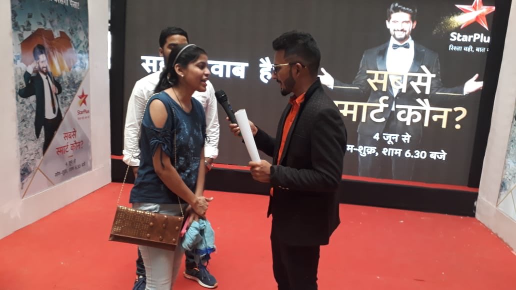 StarPlus's tweet photo. The search for #SabseSmartKaun is on in full swing at the #IPMall in #Varanasi!
Join this game of #Smartness and win some exciting prizes! https://t.co/bngCJTwmMK