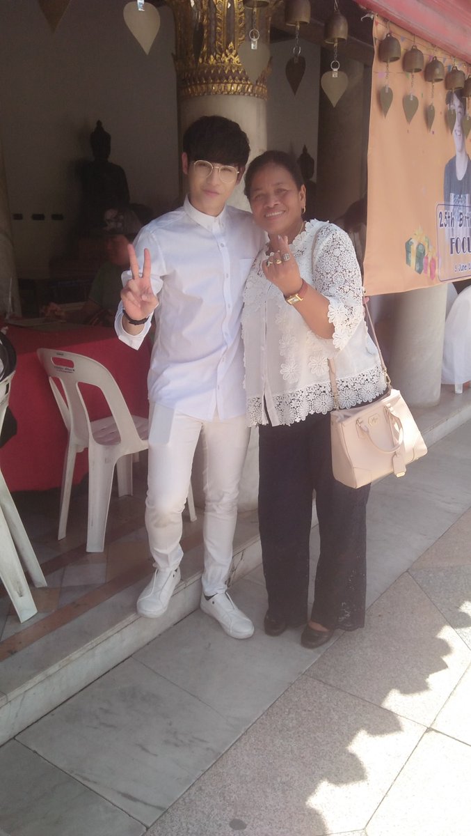 Pamoo98371736's tweet image. มีเวลาก่อนกลับขอแชะ📷คนละรูป2รูปไว้เป็นความทรงจำที่ดีค่าานาารักก
#HBD25thFOCUS 
#โฟกัสพลอยใส 
#CusSaiFamily