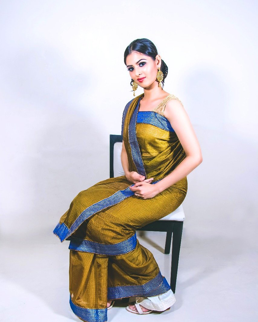 Kalpana__Shah's tweet photo. Splendid drapes by @klipartkreations #KalpanaShah for equally splendid Hand Woven Maheshwari Sari collections by Emerald Collections
#sarı #saris #sareelove #saree #sarees #indianwedding #drapes #lovesari #thewhole9yards #culture #indianwedding #indianculture https://t.co/DdLF2Nbr0Z