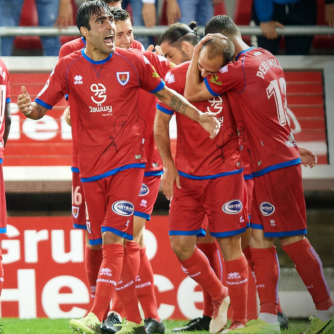 La mejor manera de celebrar tu partido nº 1⃣0⃣0⃣  con la camiseta del <a href="/cdnumancia/">CD Numancia</a> , ¿eh <a href="/unaimedina/">unai medina</a> ? 😉
Golazo y Play OFF ¡Toma ya!
#VamosNumancia 
#SomosEquipoDePlayOff