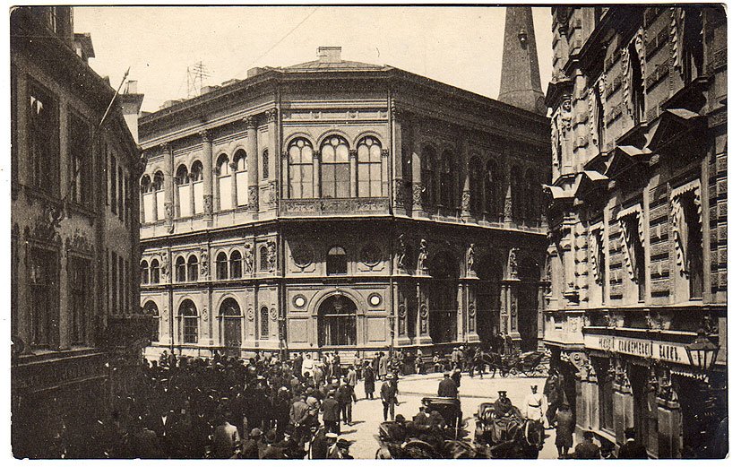 Ielasgaruma's tweet photo. 1852.gada 3.jūnijā likts pamatakmens Rīgas Biržas ēkai. Ēka celta 1852.-1855.gadā pēc arhitekta Haralda Jūliusa Boses projekta Venēcijas renesanses palaco stilā. Attēlā ēka 1855,gadā https://t.co/AmX14Bx9DD