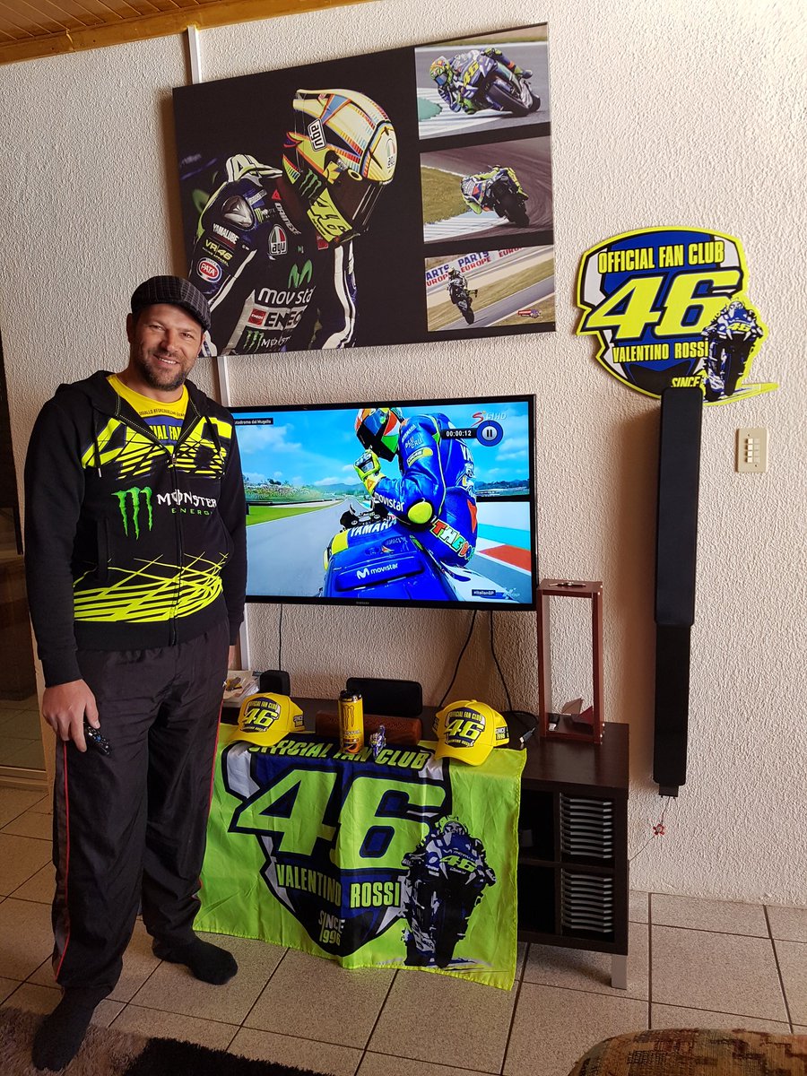 Clarence198317's tweet photo. #vr46tribe ready for the master https://t.co/VBrFuZ1Tzk