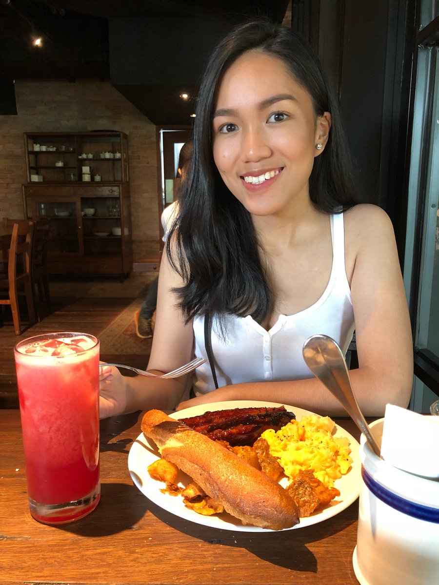 yenpajinag's tweet photo. brunch? https://t.co/AXv6W5EMP3