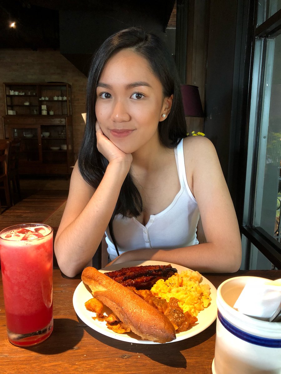 yenpajinag's tweet photo. brunch? https://t.co/AXv6W5EMP3