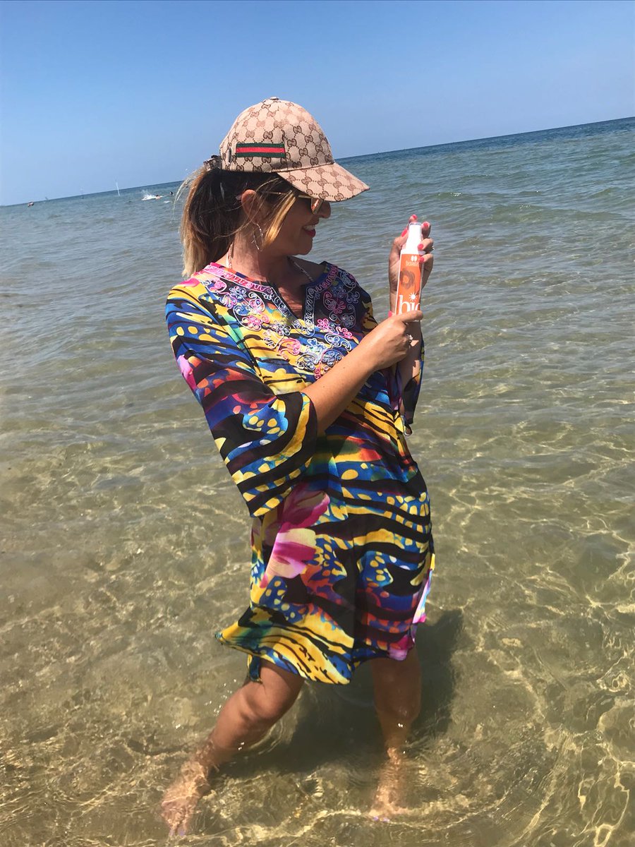 sandra290772's tweet photo. La mia Amica, cliente speciale e testimonial dell'Attivatore di Melanina. #estate #abbronzatura #attivatoredimelanina #attivatorediabbronzatura   #veg #vegan #veganproducts #fantastika_bio #labellezzavera https://t.co/YMZqighWk9