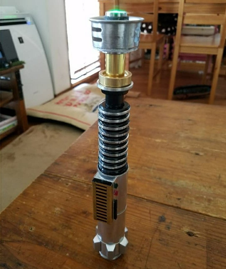 Jun Jun Osanai ベアブリックモールとか No 11 末端部分製作 続き 磨いて塗装して 貼りつけ作業 ヒルト部分はとりあえずこれで完成です 手作りライトセーバー Starwars スターウォーズ ライトセーバー Lightsaber Lukeskywalker ルークスカイ