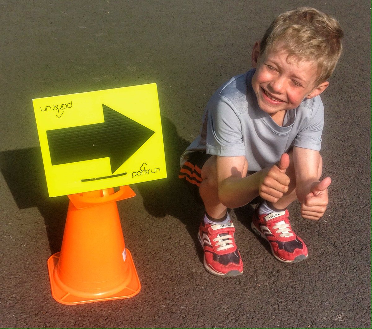 neilrholloway's tweet photo. Too ☀️☀️☀️ @bodingtonjunior 
😎
#bodington #junior #parkrun @juniorparkrunUK https://t.co/6VZqI2x1ev