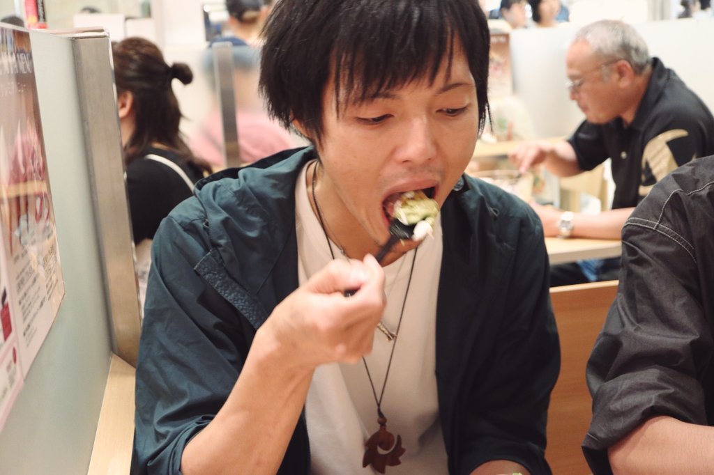 hiyokobuta0618's tweet photo. しばちゃんとも合流して
みんなでパフェたーいむ!
☆♫ ٩( ´ᆺ`)۶♫ ★
#キリトリセカイ #ファインダー越しの私の世界 #写真で伝えたい私の世界 #photography #coregraphy #okaphoto #今日のおやつ #大阪 #梅田 #パフェ #sweden #ナニコレ珍百景 #Szth https://t.co/yQj5LBXsVy