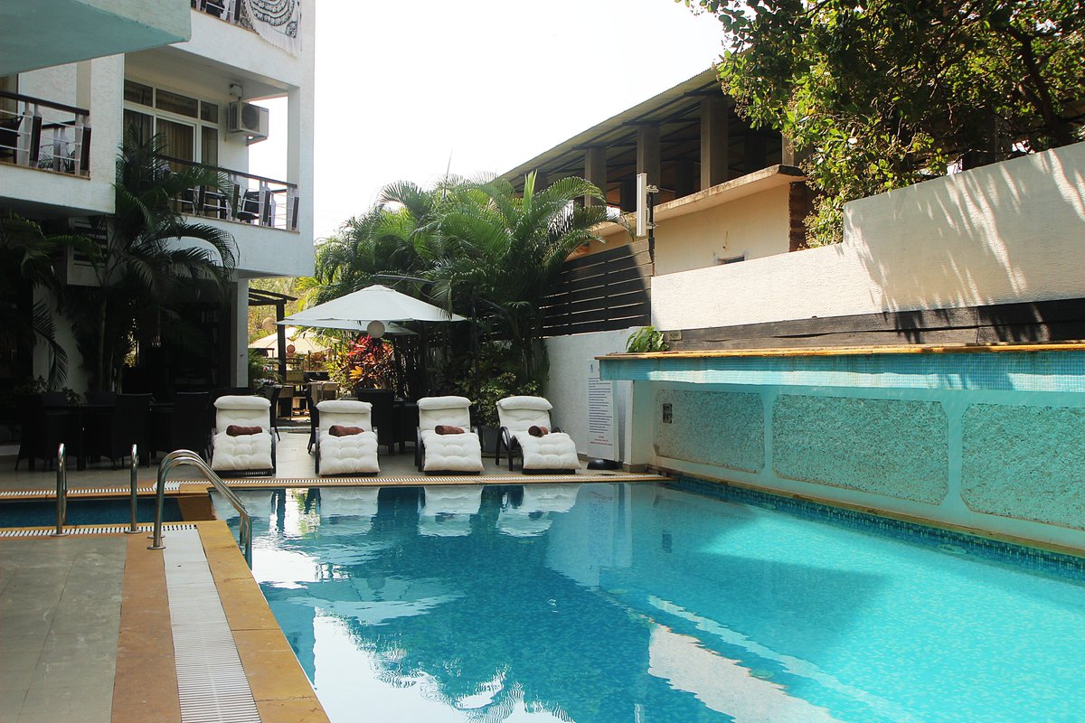 #chilling #lazysunday #pool #livingroomGoa #adultsonly #hotelsingoa #luxuryhotel #goahotels #HolidayinGoa