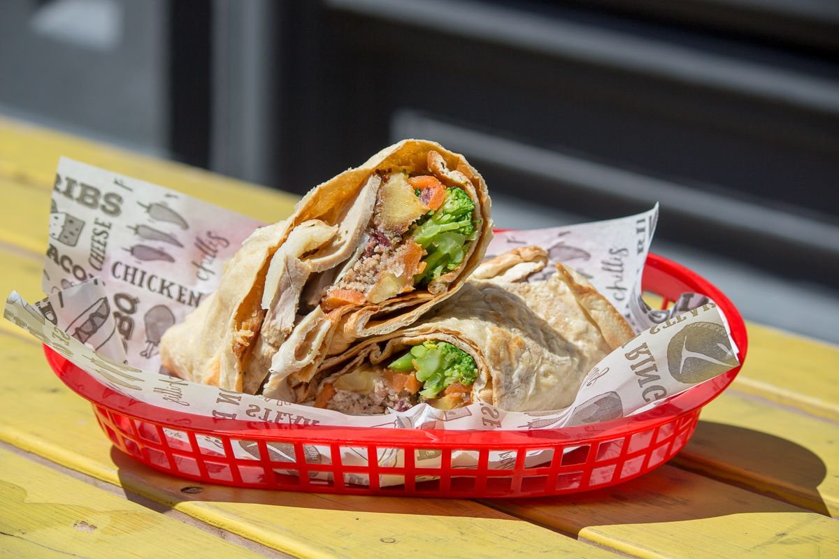 appleandparrott's tweet photo. It's ROAST DINNER WRAP day! 🌮

Order at the bar. Once they're gone, they're gone.

#Nom #BeMoreParrot #GetInCider
#RoastDinnerWraps https://t.co/pgMlIvxZ9z