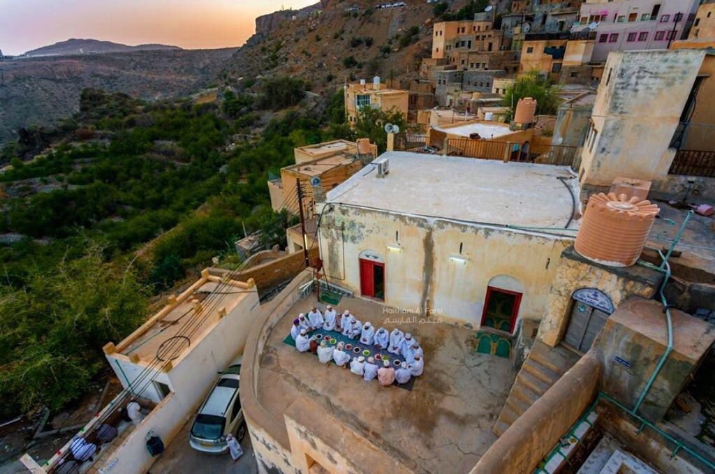 0_9xp's tweet photo. اجمل صورة لحظة الافطار في #الجبل_الأخضر ||
من يتمنى يفطر معهم ؟😊 https://t.co/f4f53mp1CF